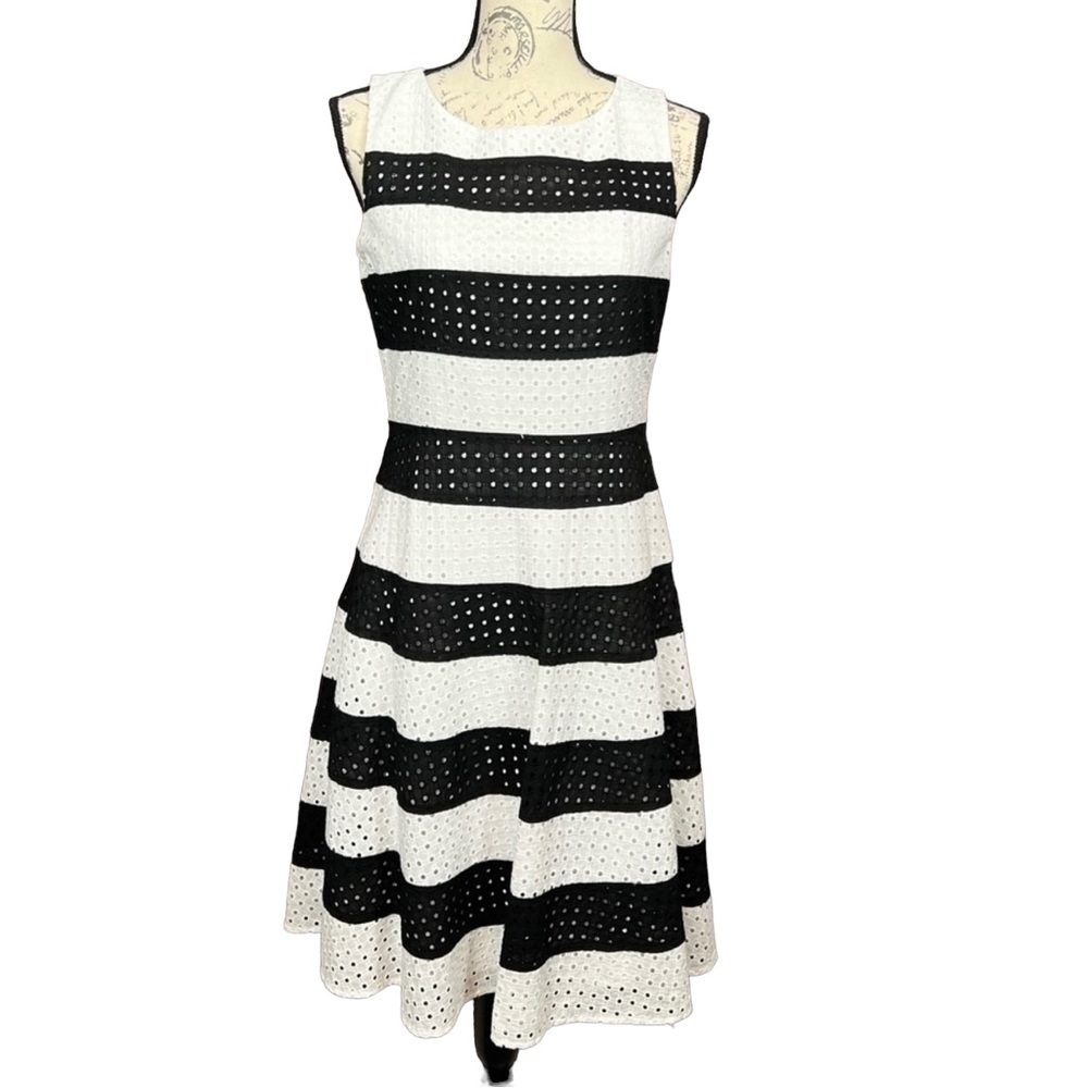 CALVIN Klein black and white fit and flare dress size 4